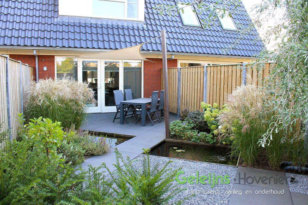 diagonale tuin_schuine hoeken_30 graden_schuinen lijnen_spannend tuinontwerp_kleine tuin_aanleg tuin_achtertuin_tuin zevenbergen